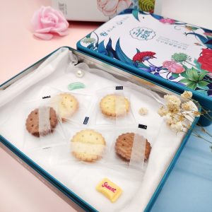 OEM XINHAO Christmas Customized Colorful Food Grade Tin Box for Chocolate, Biscuit, Cookie, Coffee, Sweets, Nuts